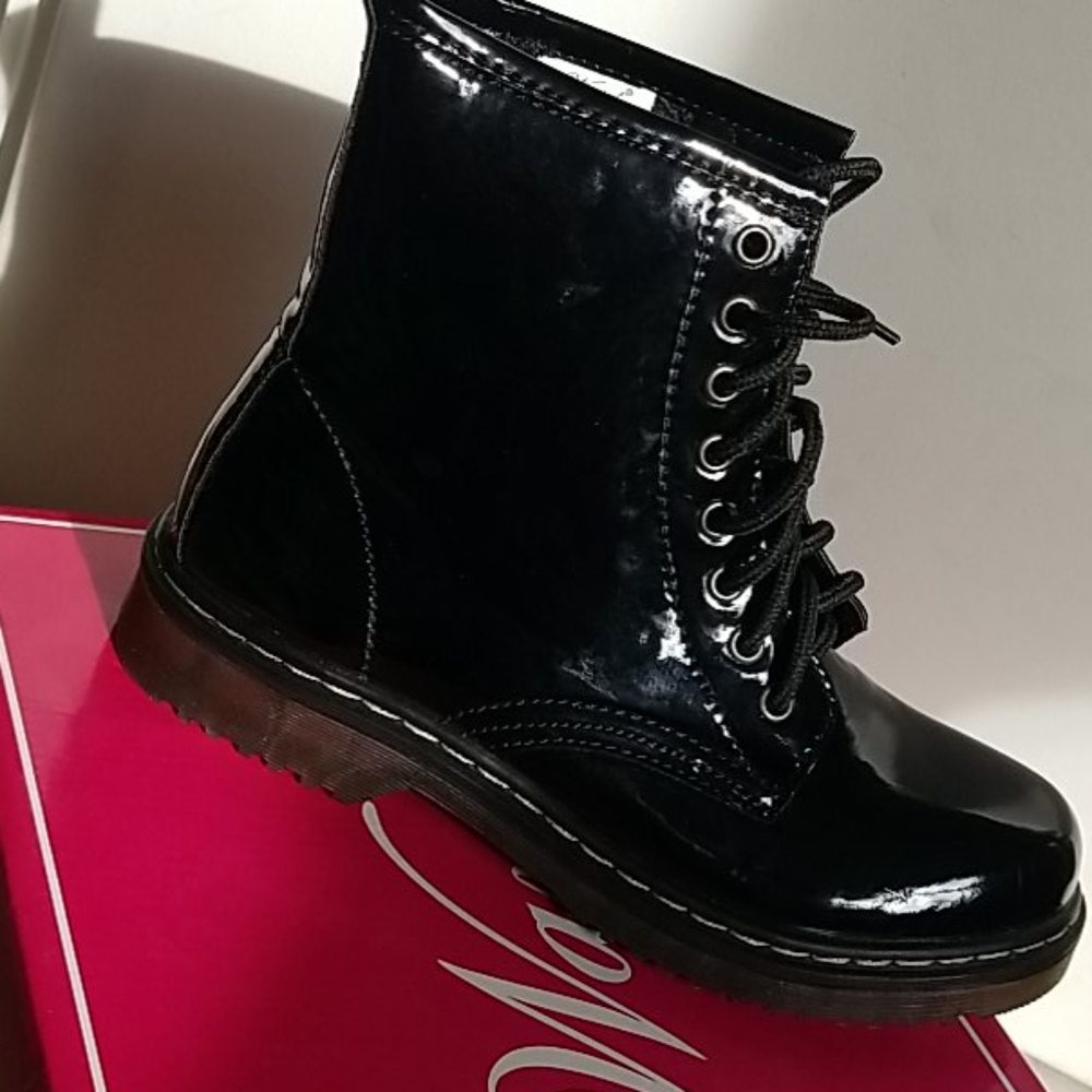 NEW! Black combat boot patient leather